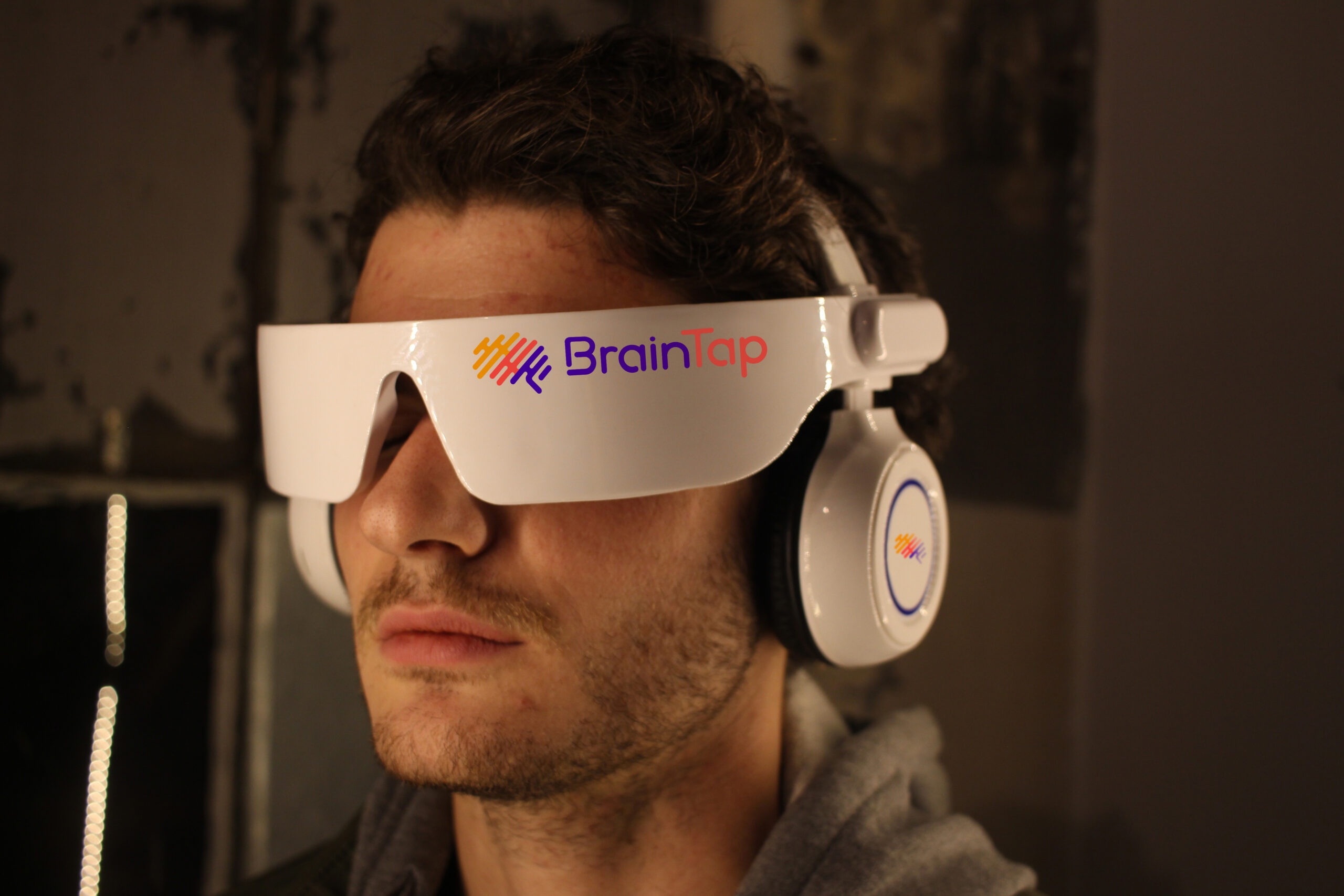 Brain-Tap-Male-Headset